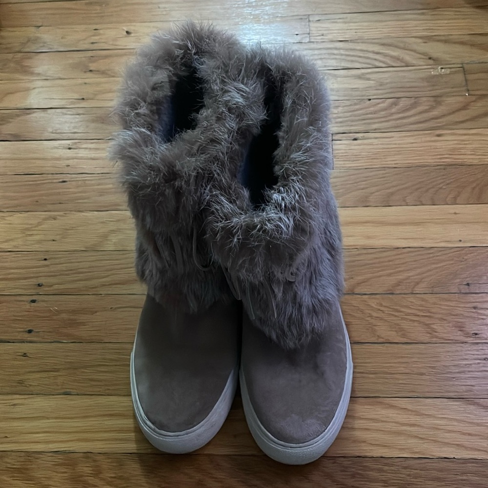 Tory Burch boots size 8M